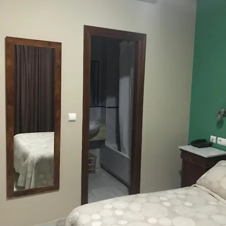 Puerta Carmona Gasthof Sevilla