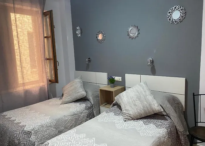 ゲストハウス オスタル プエルタ カルモナ セビリア