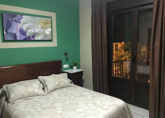 ゲストハウス オスタル プエルタ カルモナ セビリア