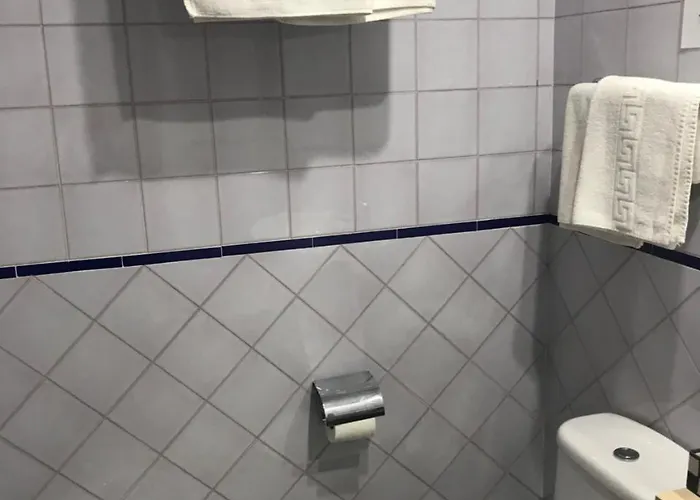 オスタル プエルタ カルモナ ゲストハウス