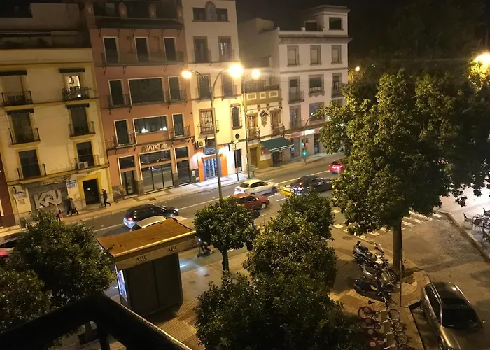 ゲストハウス オスタル プエルタ カルモナ セビリア