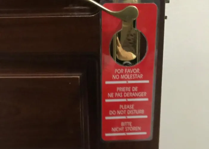 オスタル プエルタ カルモナ ゲストハウス