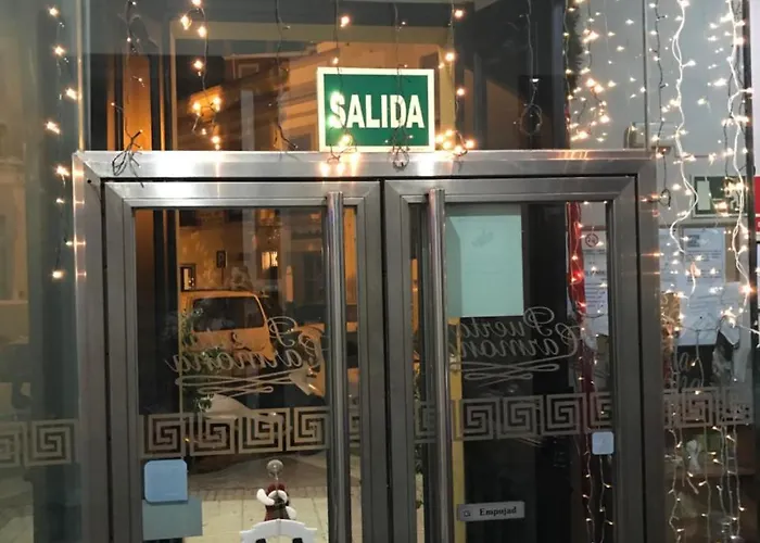 オスタル プエルタ カルモナ