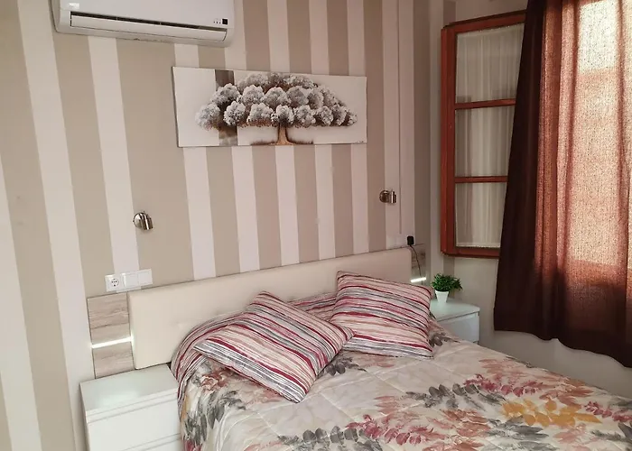 オスタル プエルタ カルモナ